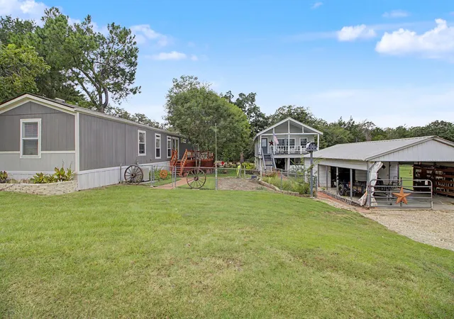 1st image of 637 Lakeview Dr, Caldwell, TX 77836 | MLS# 44384351