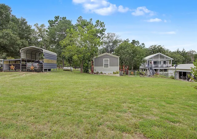 2nd image of 637 Lakeview Dr, Caldwell, TX 77836 | MLS# 44384351
