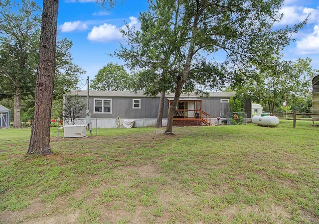Photo 3 of Single family home for sale at 637 Lakeview Dr, Caldwell, TX 77836 | MLS# 44384351 | Listing updated on 2026-09-09