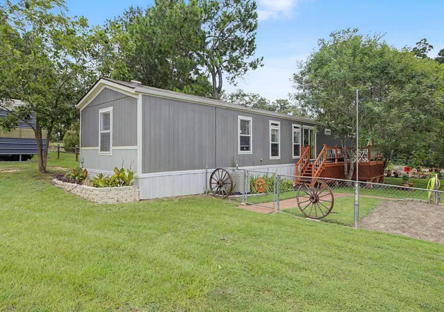 Photo 3 of Single family home for sale at 637 Lakeview Dr, Caldwell, TX 77836 | MLS# 44384351 | Listing updated on 2026-09-09