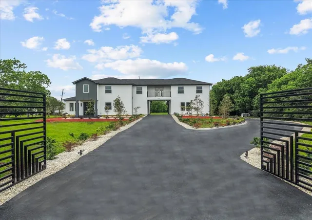 2nd image of 3237 Harkey Rd, Pearland, TX 77584 | MLS# 75731416