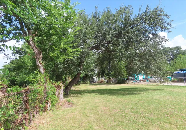 Photo 4 of Sale Pending at 2107 Maryland St, Baytown, TX 77520 | MLS# 97287560 | Listing updated on 2026-09-15