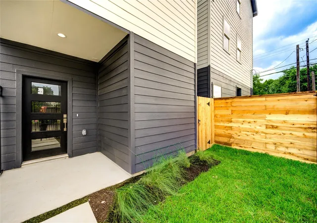 3rd image of 3404 Rawley St, Houston, TX 77020 | MLS# 22190036