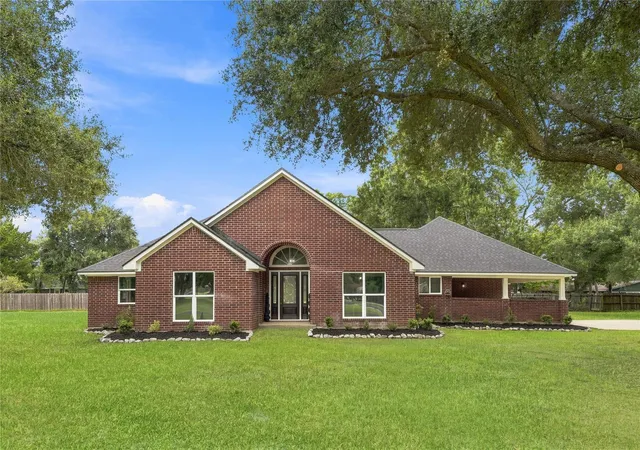 1st image of 1002 Ransom St, Anahuac, TX 77514 | MLS# 73919985