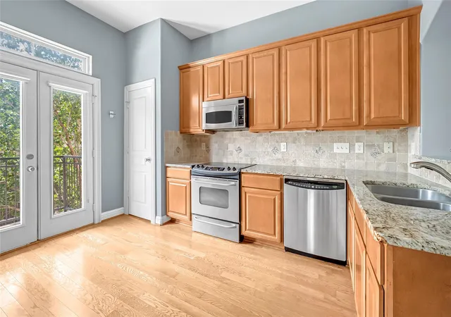Photo 4 of Sale Pending at 53 Versante Ct, Houston, TX 77070 | MLS# 21337178 | Listing updated on 2026-09-19