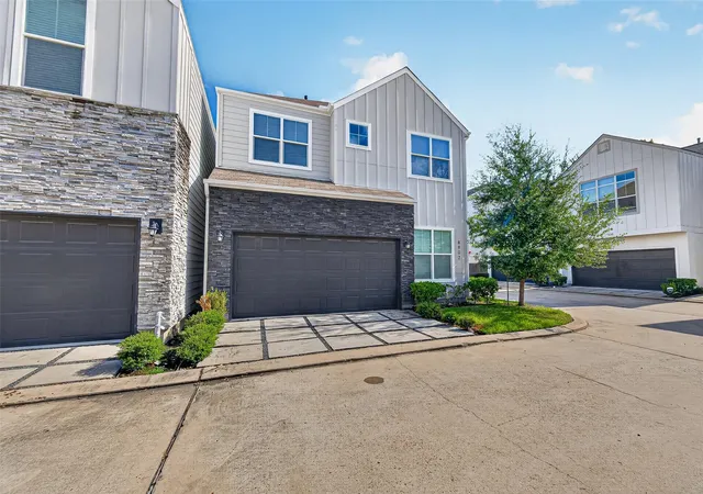 2nd image of 8802 Hollister Pine Ct, Houston, TX 77080 | MLS# 2161010