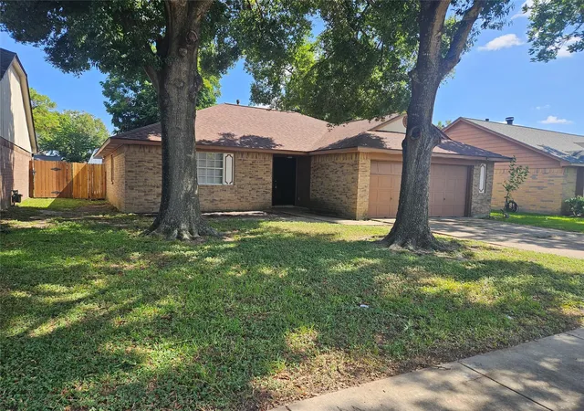 1st image of 10913 Mulberry Ct, La Porte, TX 77571 | MLS# 74230766
