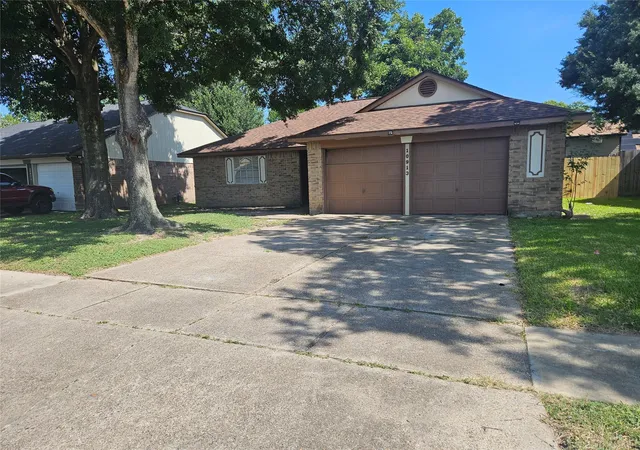 2nd image of 10913 Mulberry Ct, La Porte, TX 77571 | MLS# 74230766