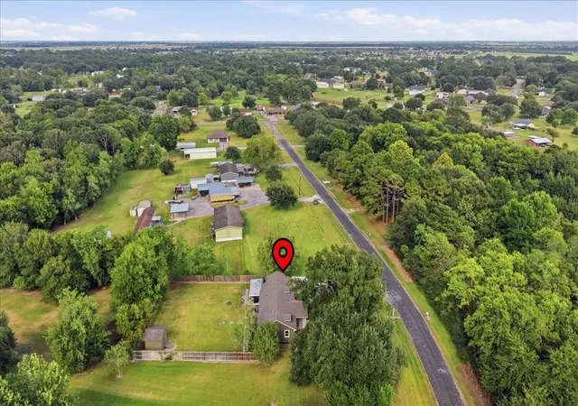 Photo 3 of Single family home for sale at 11565 Greenway Dr, Beaumont, TX 77705 | MLS# 41591080 | Listing updated on 2026-09-01