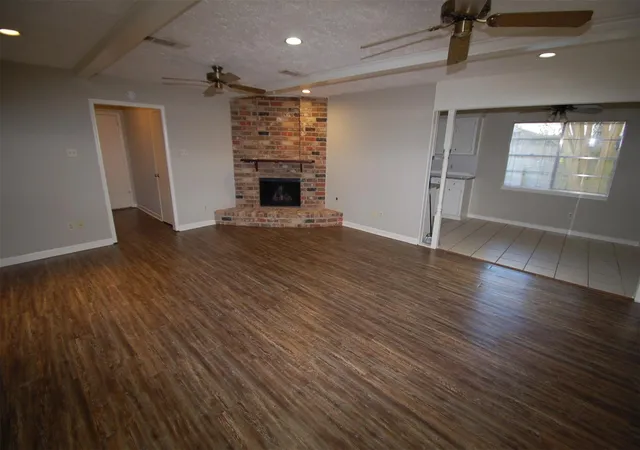 4th image of 3107 Jenny Dr, Sugar Land, TX 77479 | MLS# 89694569