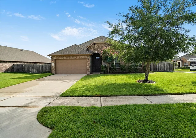 Photo 3 of Single family home for sale at 18010 Svensson Slade Ln, Houston, TX 77044 | MLS# 94900983 | Listing updated on 2026-09-19