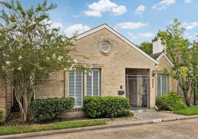3rd image of 9606 Bayou Brook St, Houston, TX 77063 | MLS# 56897383
