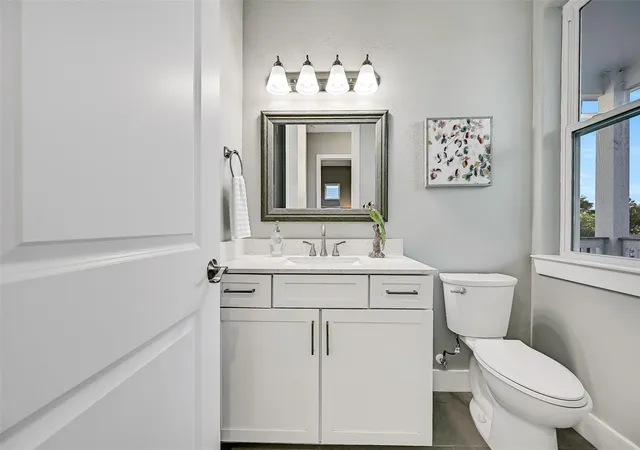 Photo 4 of Single family home for sale at 1515 Byp Shore Dr, Galveston, TX 77551 | MLS# 55251266 | Listing updated on 2026-09-07