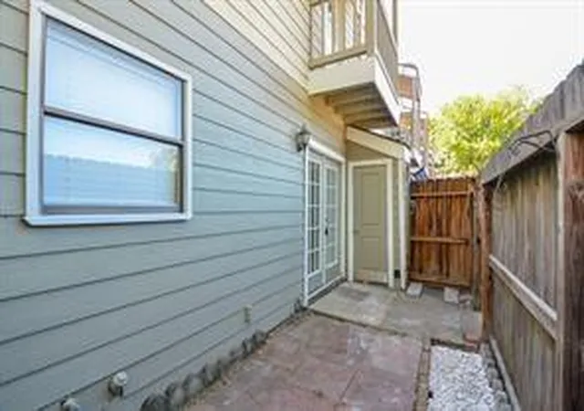 2nd image of 11710 Southlake Dr, Houston, TX 77077