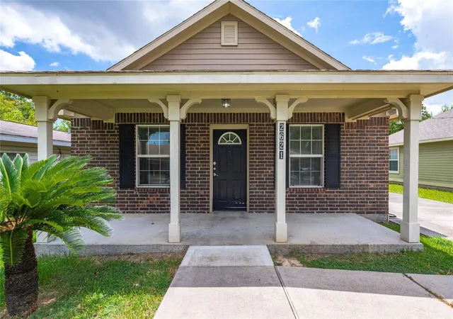 Photo 4 of Sale Pending at 2621 31St Ave N, Texas City, TX 77590 | MLS# 12989030 | Listing updated on 2026-10-08