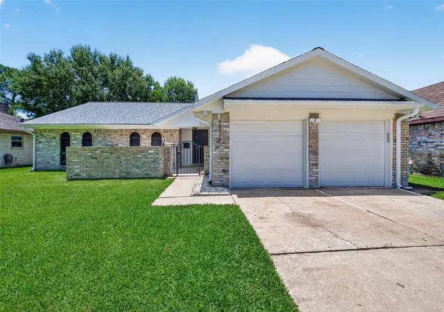 Photo 1 of Single family home for sale at 10714 Sagewind Dr, Houston, TX 77089 | MLS# 62854166 | Listing updated on 2026-08-17