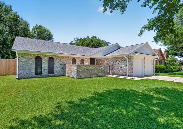 Photo 2 of Single family home for sale at 10714 Sagewind Dr, Houston, TX 77089 | MLS# 62854166 | Listing updated on 2026-08-17