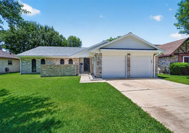 Photo 3 of Single family home for sale at 10714 Sagewind Dr, Houston, TX 77089 | MLS# 62854166 | Listing updated on 2026-08-17
