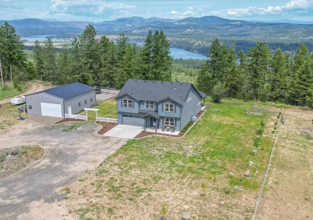 Single family home for sale at 13616 W Pine Blf Rd, Nine Mile Falls, WA 99026 | MLS# 202622330