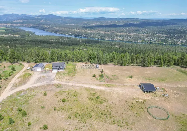 Photo 3 of Single family home for sale at 13616 W Pine Blf Rd, Nine Mile Falls, WA 99026 | MLS# 202622330 | Listing updated on 2026-09-18