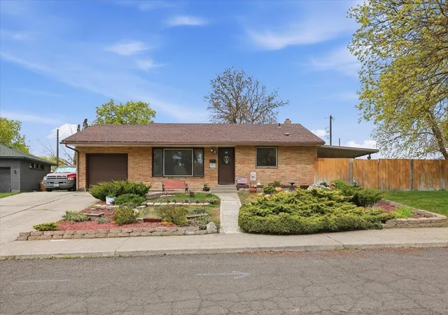 1st image of 3150 W Queen Pl, Spokane, WA 99205 | MLS# 202623023