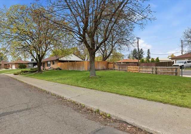 2nd image of 3150 W Queen Pl, Spokane, WA 99205 | MLS# 202623023