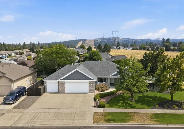 3rd image of 11004 N Acoma St St, Spokane, WA 99208 | MLS# 202623028