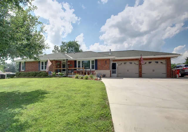 1st image of 2734 Payson Rd, Quincy, IL 62305 | MLS# 100539069