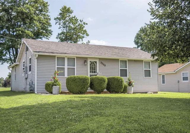1st image of 3208 Harrison St, Quincy, IL 62301 | MLS# 100539071