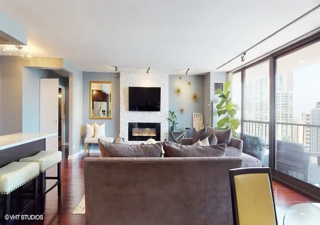 Photo 4 of Condo for sale at 10 E Ontario St #4301, Chicago, IL 60611 | MLS# 12178628 | Listing updated on 2026-08-26