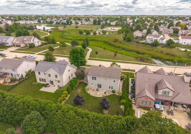 3rd image of 1219 Longford Ln, Bloomington, IL 61704 | MLS# 12426900