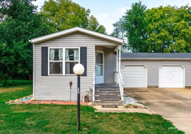 1st image of 120 Cardinal Ln #A, Sandwich, IL 60548 | MLS# 12467791