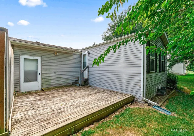2nd image of 120 Cardinal Ln, Sandwich, IL 60548