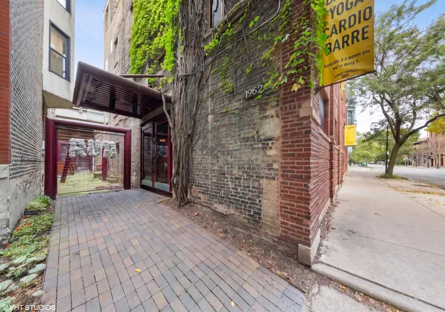 2nd image of 1962 N Bissell St, Chicago, IL 60614 | MLS# 12486635