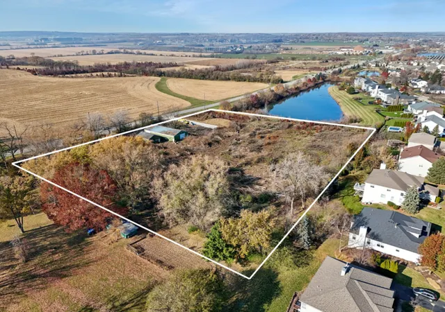 5th image of Unit 7A Prairie Grove Dr, Geneva, IL 60134 | MLS# 12520096