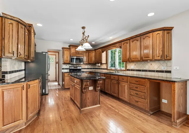 5th image of 1344 Cantigny Ct, Naperville, IL 60565 | MLS# 12542254