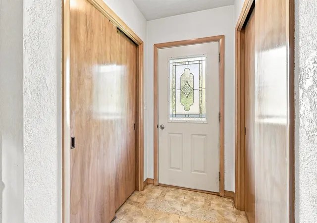 Photo 3 of Single family home for sale at 838 S State St, Geneseo, IL 61254 | MLS# 12568024 | Listing updated on 2026-09-06