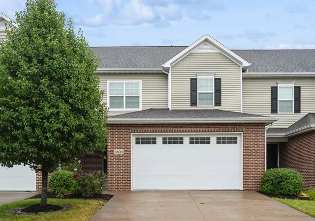 Townhouse for sale at 4539 E Slate Crk Dr #0, Bettendorf, IA 52722 | MLS# 12575774