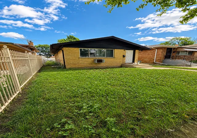 Photo 2 of Single family home for sale at (Undisclosed), Chicago, IL 60643 | MLS# 12599843 | Listing updated on 2026-08-21