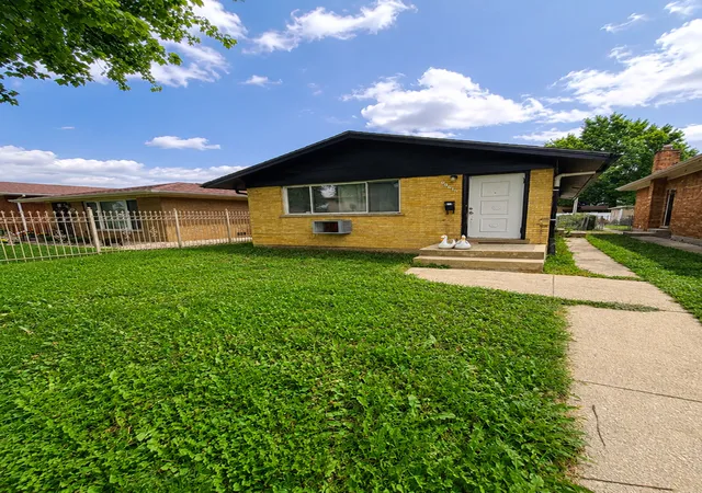 Photo 3 of Single family home for sale at (Undisclosed), Chicago, IL 60643 | MLS# 12599843 | Listing updated on 2026-08-21