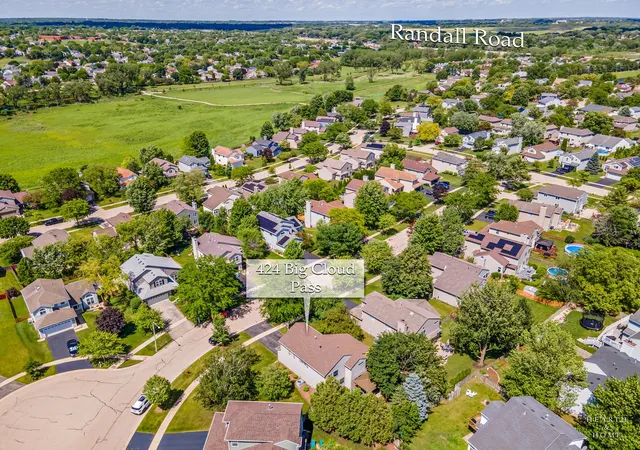 5th image of 424 Big Cloud Pass, Lake In The Hills, IL 60156 | MLS# 12604319