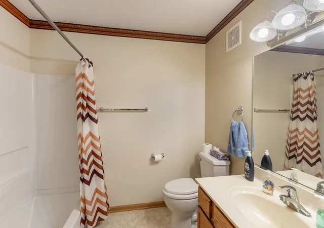 2nd image of 801 N Mclean Blvd, Elgin, IL 60123