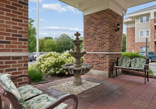 2nd image of 801 N Mclean Blvd, Elgin, IL 60123