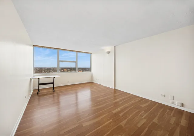 Listing Photo 4 - Condo for sale in building located at 7234 W N Ave, Elmwood Park, IL 60707 - Unit #1506