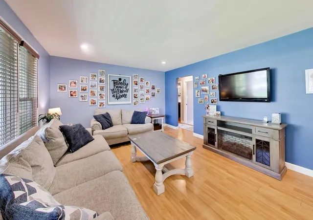 5th image of 2911 Birch Rd, Homewood, IL 60430 | MLS# 12630207