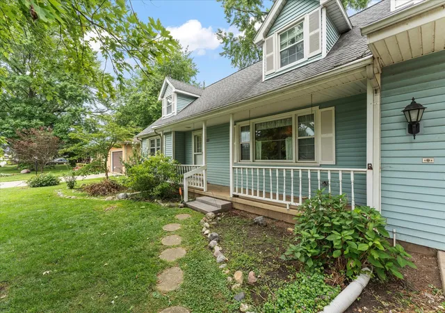 2nd image of 1606 Dobbins Dr, Champaign, IL 61821 | MLS# 12630796