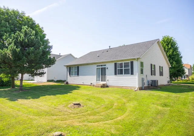 3rd image of 24221 Cedar Creek Ln, Plainfield, IL 60586 | MLS# 12635971