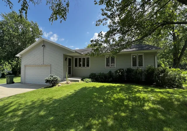 1st image of 1207 W Dianne Ln, Mahomet, IL 61853 | MLS# 12636440