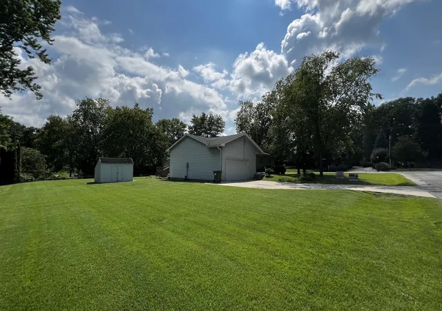 34th image of 1207 W Dianne Ln, Mahomet, IL 61853 | MLS# 12636440