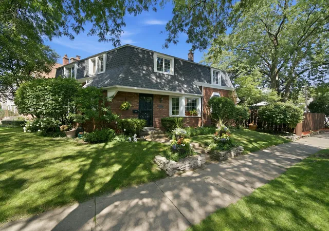 Photo 2 of Single family home for sale at 5801 N Kenton Ave, Chicago, IL 60646 | MLS# 12640811 | Listing updated on 2026-09-09